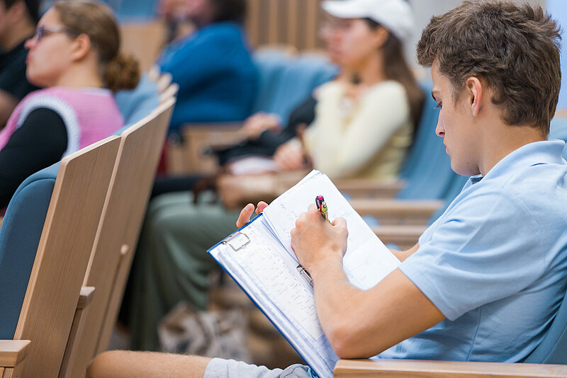 Mācību metodiku vēlas apgūt 20 dažādu LU studiju programmu studenti 